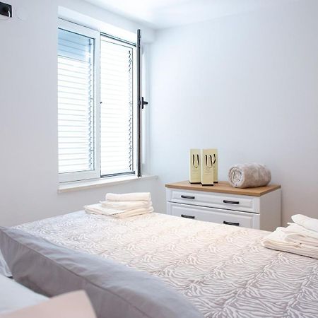 Three Bedroom Apartment With Old Town View - Orlanda'S Apartment Дубровник Екстер'єр фото